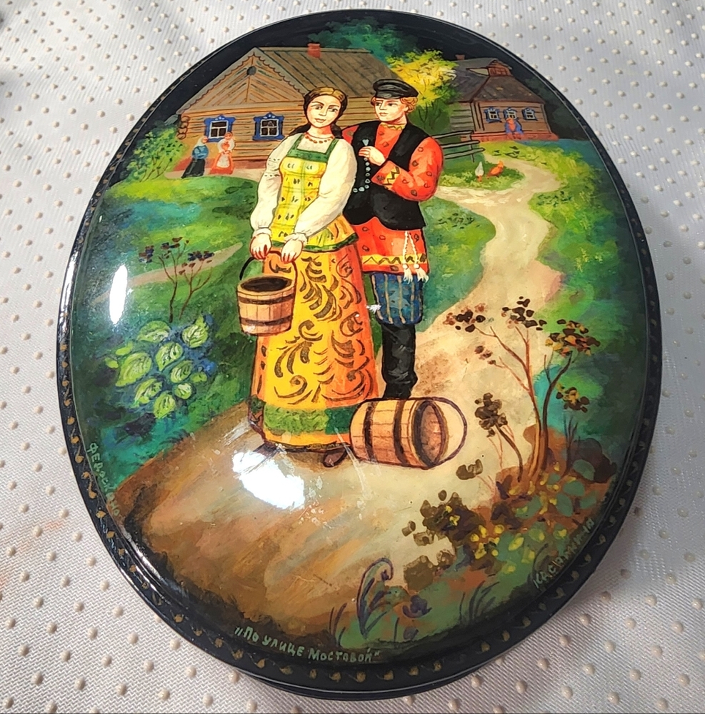 Vintage Oval Fedoskino Russian Lacket Black Jewerly Box Hand Painted - Picture 1 of 10